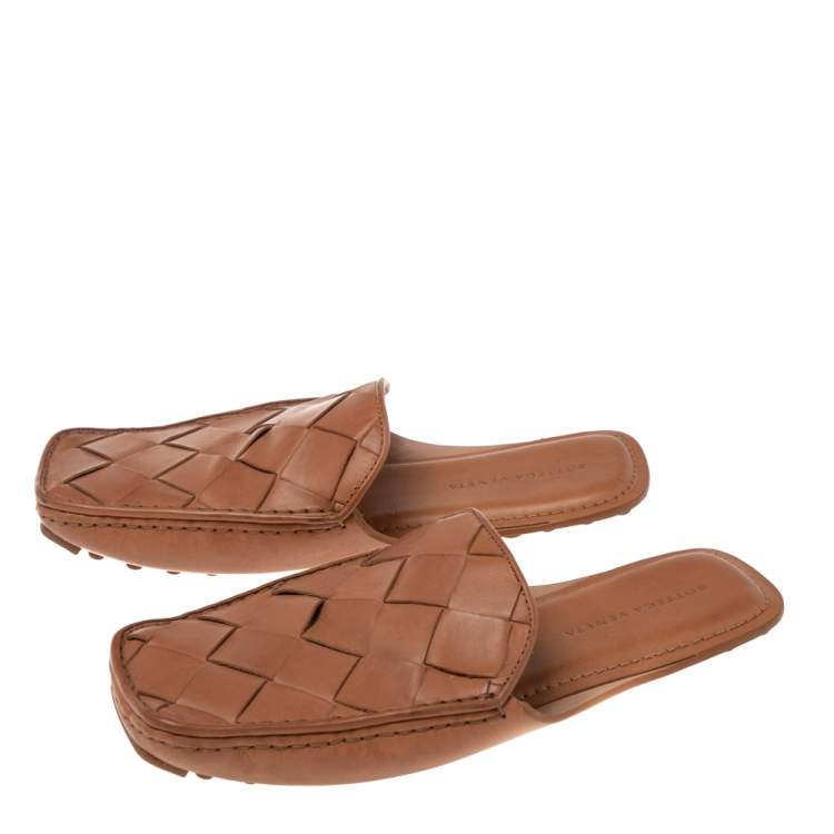 Pre Owned Bottega Veneta Brown Intrecciato Leather  Mules Size 39