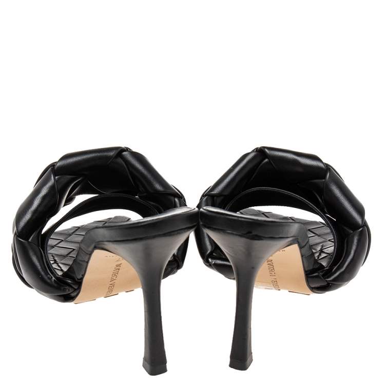 Pre Owned Bottega Veneta Black Intrecciato Leather Lido Sandals Size 37