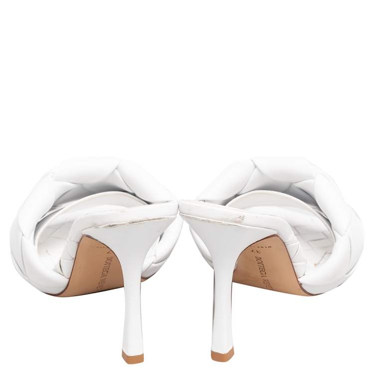 Pre Owned Bottega Veneta White Intrecciato Leather Square Toe Slide Sandals Size 37