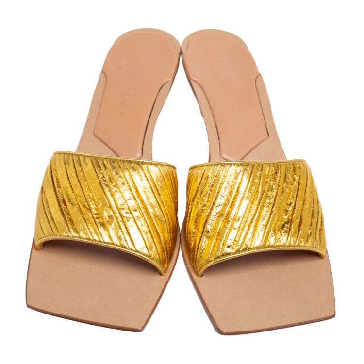 Pre Owned Bottega Veneta Gold Pleated Leather Slide Sandals Size 39