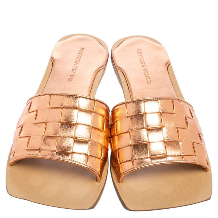 Pre Owned Bottega Veneta Rose Gold Intrecciato Leather Flat Slides Size 40