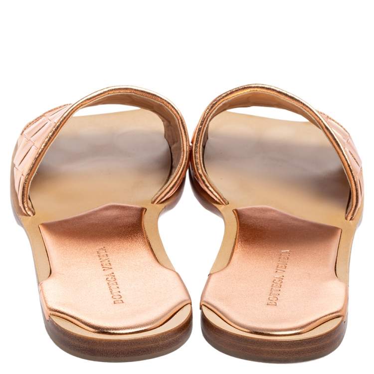 Pre Owned Bottega Veneta Rose Gold Intrecciato Leather Flat Slides Size 40