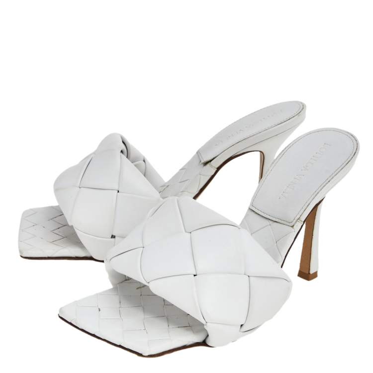 Pre Owned Bottega Veneta White Intrecciato Leather Lido Sandals Size 36.5