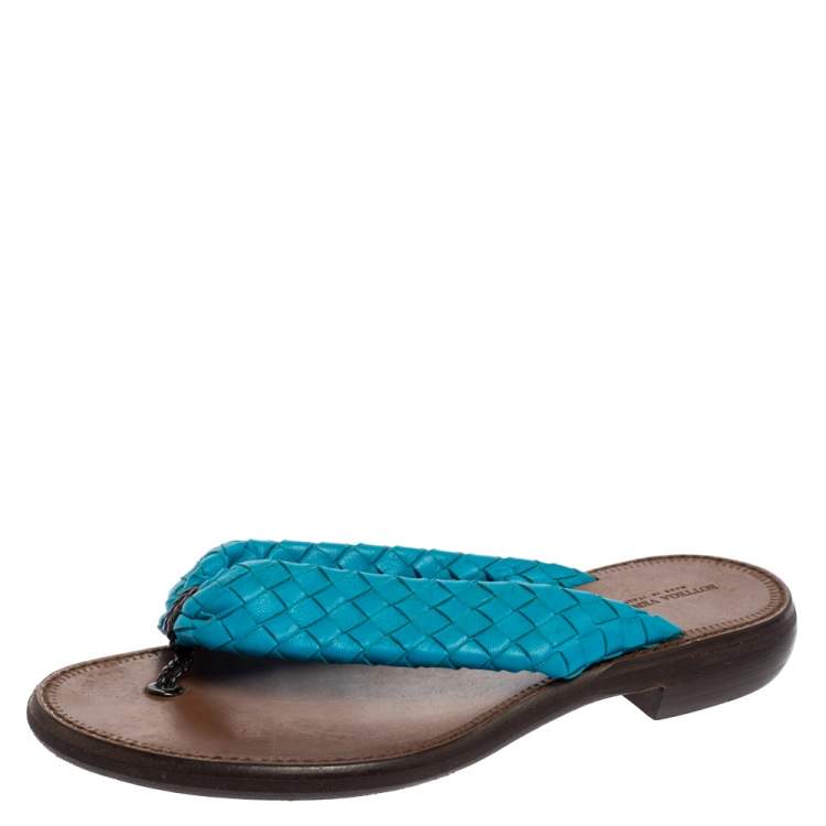 Pre Owned Bottega Veneta Blue Intrecciato Leather Thong Flats Size 38.5