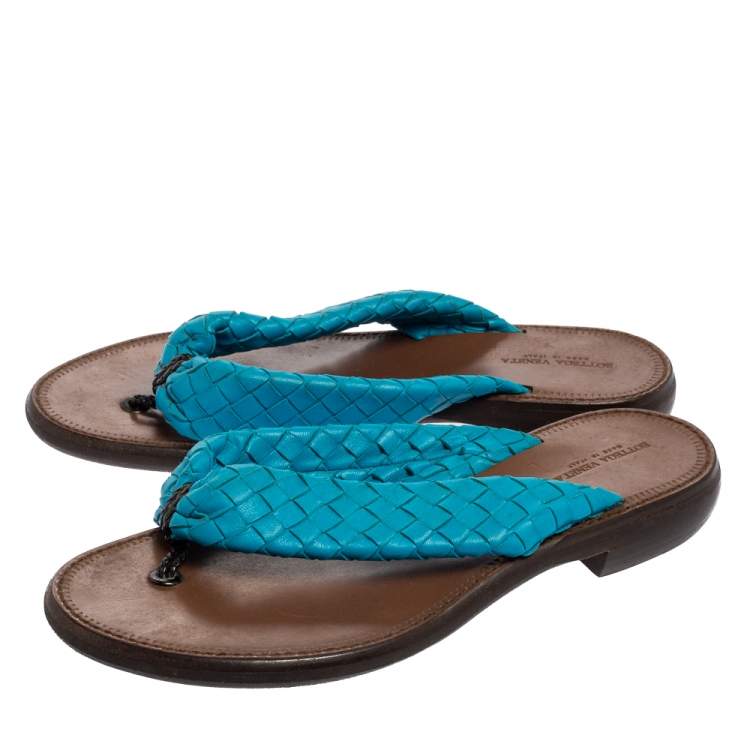 Pre Owned Bottega Veneta Blue Intrecciato Leather Thong Flats Size 38.5