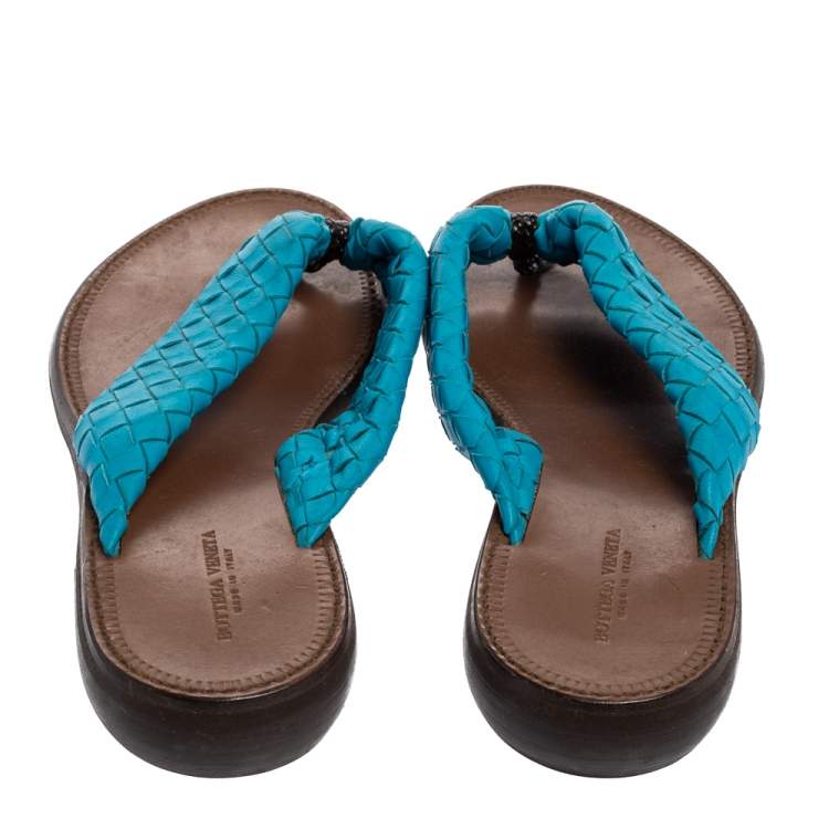Pre Owned Bottega Veneta Blue Intrecciato Leather Thong Flats Size 38.5