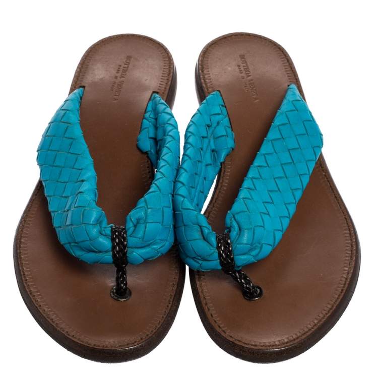 Pre Owned Bottega Veneta Blue Intrecciato Leather Thong Flats Size 38.5