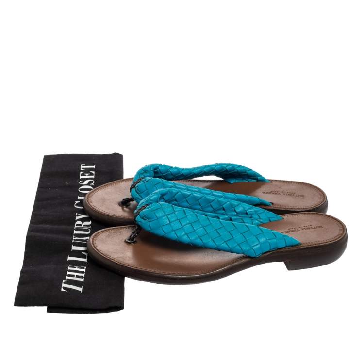 Pre Owned Bottega Veneta Blue Intrecciato Leather Thong Flats Size 38.5