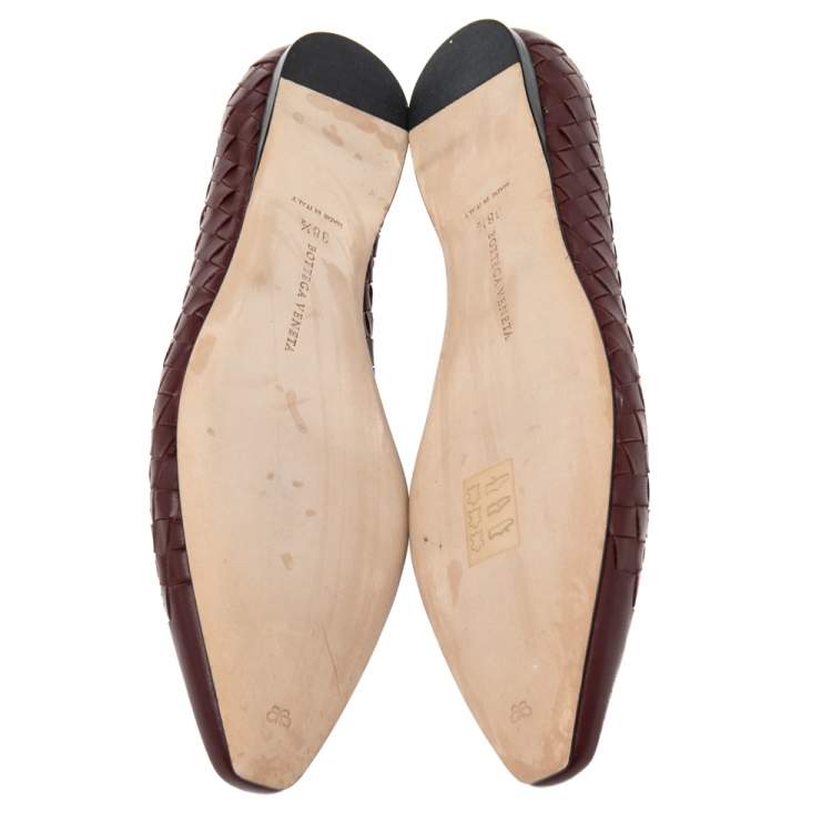 Pre Owned Bottega Veneta Burgundy Intrecciato Leather Pointed-Toe Ballet Flats Size 38.5