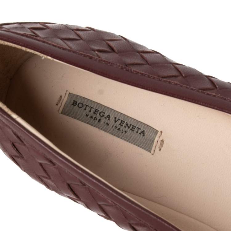 Pre Owned Bottega Veneta Burgundy Intrecciato Leather Pointed-Toe Ballet Flats Size 38.5