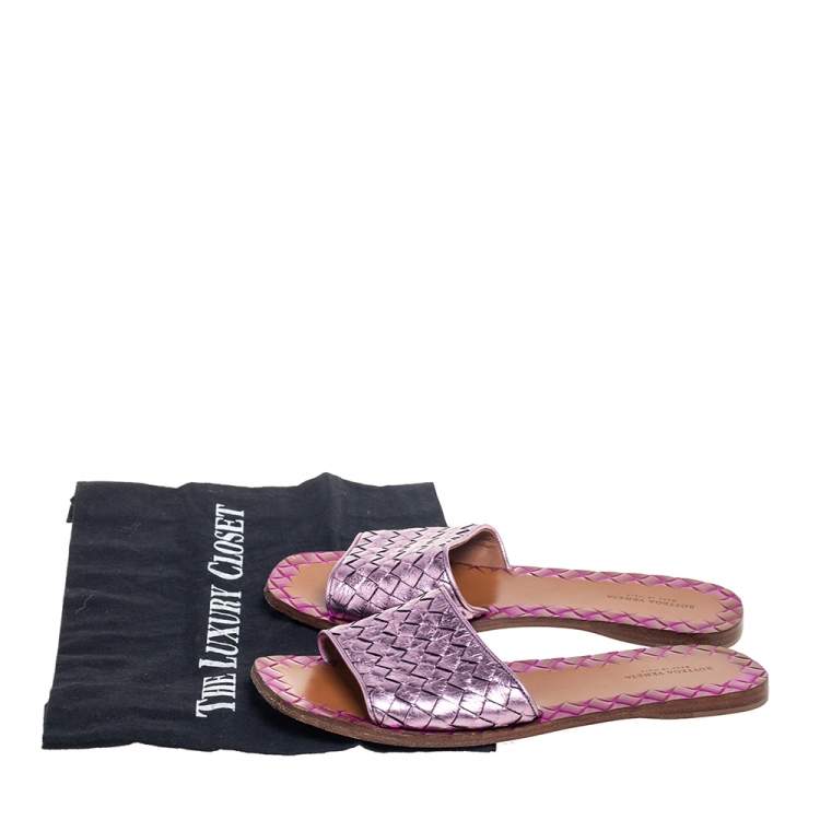 Pre Owned Bottega Vaneta Metallic Purple Intrecciato Leather Ravello Flat Sandals Size 36.5