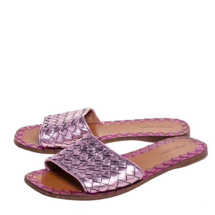 Pre Owned Bottega Vaneta Metallic Purple Intrecciato Leather Ravello Flat Sandals Size 36.5