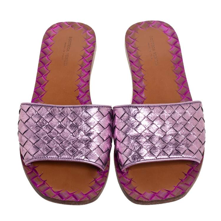 Pre Owned Bottega Vaneta Metallic Purple Intrecciato Leather Ravello Flat Sandals Size 36.5