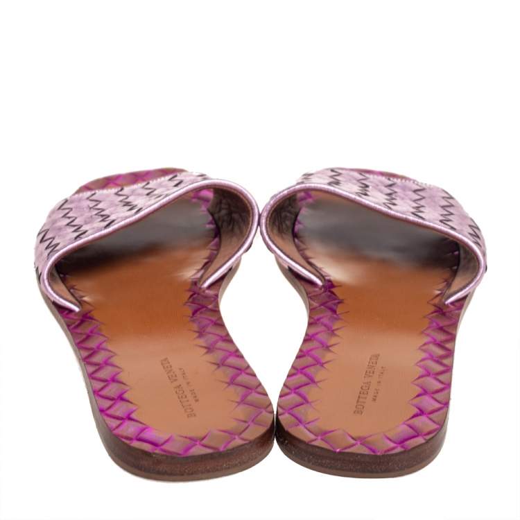 Pre Owned Bottega Vaneta Metallic Purple Intrecciato Leather Ravello Flat Sandals Size 36.5