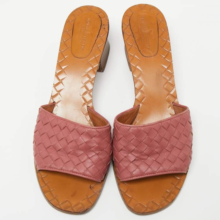 Pre Owned Bottega Veneta Pink Intrecciato Leather Slide Sandals Size 39.5