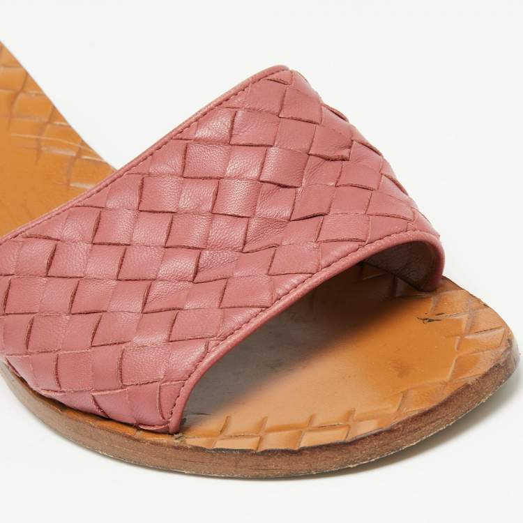 Pre Owned Bottega Veneta Pink Intrecciato Leather Slide Sandals Size 39.5