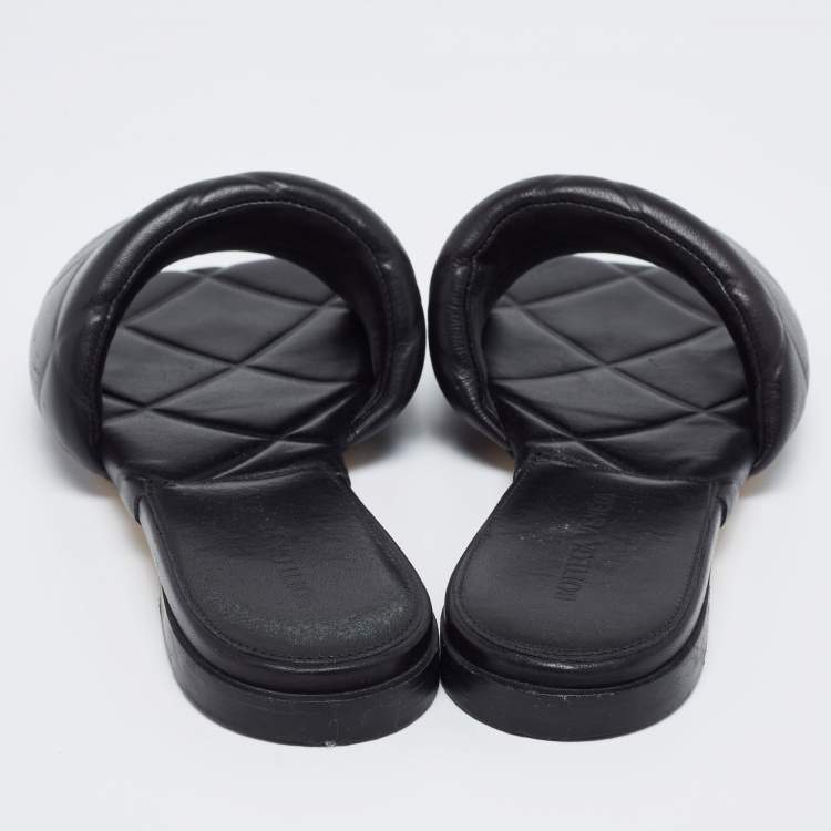 Pre Owned Bottega Veneta Black Quilted Leather Lido Flat Slides Size 37.5