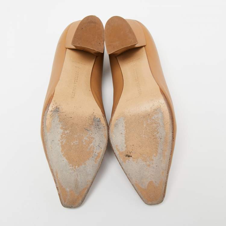 Pre Owned Bottega Veneta Tan Leather Almond-Toe Pumps Size 35
