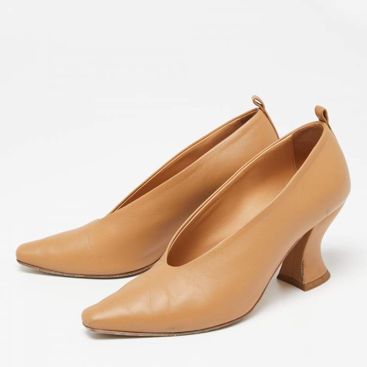 Pre Owned Bottega Veneta Tan Leather Almond-Toe Pumps Size 35