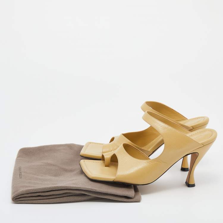 Pre Owned Bottega Veneta Laguna Yellow Leather Square Toe Mule Sandals Size 40