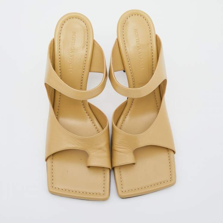 Pre Owned Bottega Veneta Laguna Yellow Leather Square Toe Mule Sandals Size 40