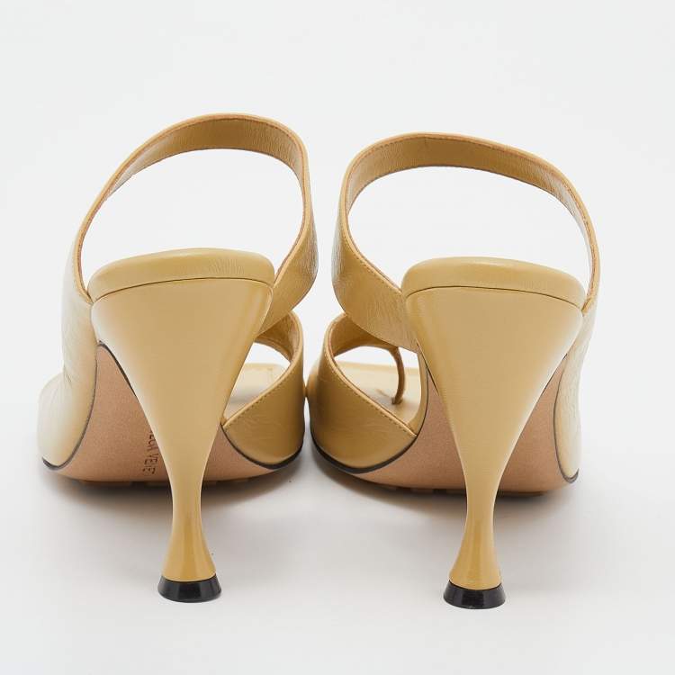 Pre Owned Bottega Veneta Laguna Yellow Leather Square Toe Mule Sandals Size 40