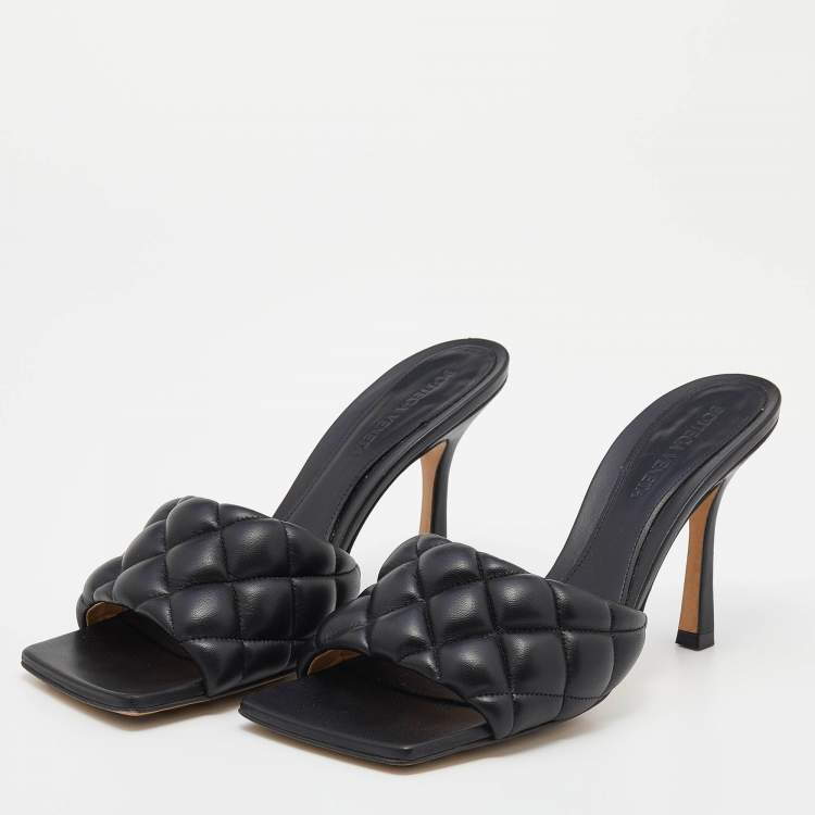 Pre Owned Bottega Veneta Black Quilted Leather Lido Slide Sandals Size 38