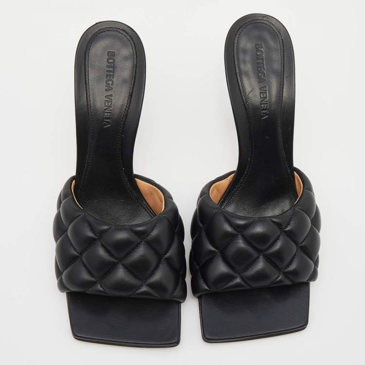 Pre Owned Bottega Veneta Black Quilted Leather Lido Slide Sandals Size 38