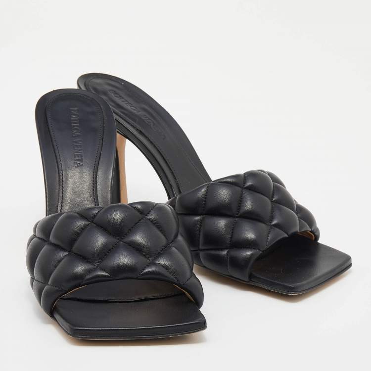 Pre Owned Bottega Veneta Black Quilted Leather Lido Slide Sandals Size 38