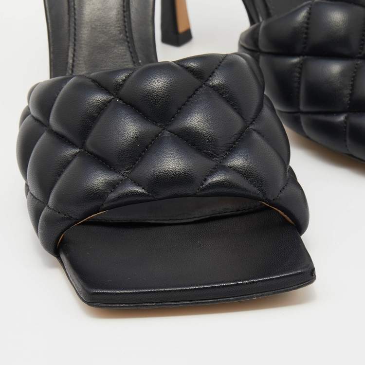 Pre Owned Bottega Veneta Black Quilted Leather Lido Slide Sandals Size 38