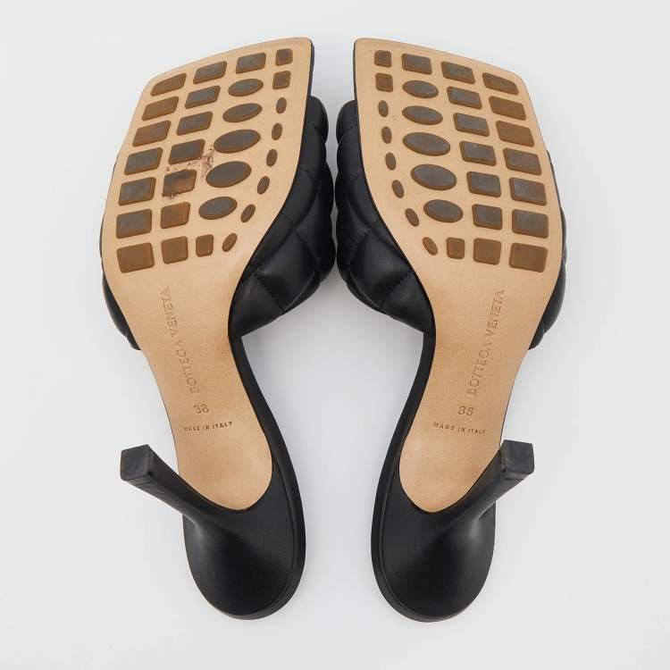 Pre Owned Bottega Veneta Black Quilted Leather Lido Slide Sandals Size 38