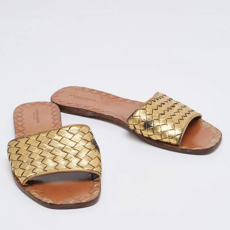 Pre Owned Bottega Veneta Gold Intrecciato Leather Flat Slides Size 40.5