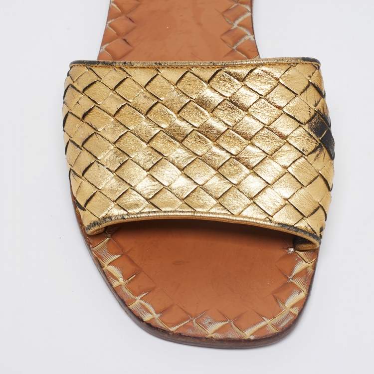 Pre Owned Bottega Veneta Gold Intrecciato Leather Flat Slides Size 40.5