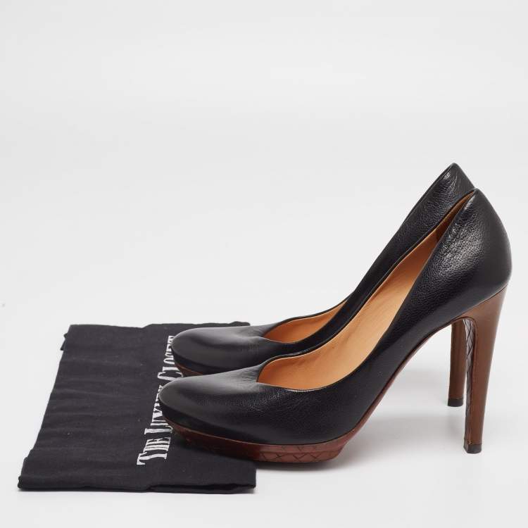 Pre Owned Bottega Veneta Black Leather Round Toe Pumps Size 38