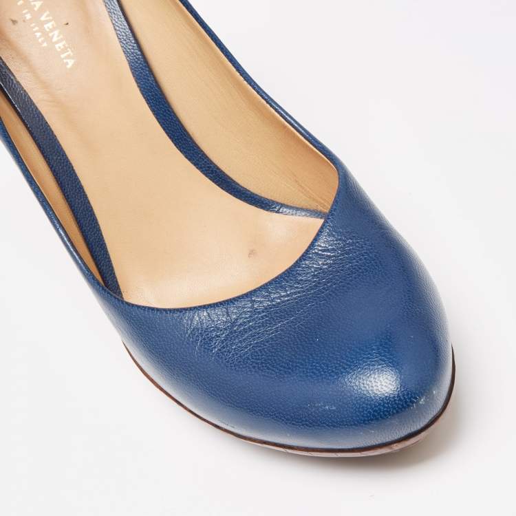 Pre Owned Bottega Veneta Blue Leather Round Toe Platform Pumps Size 37.5