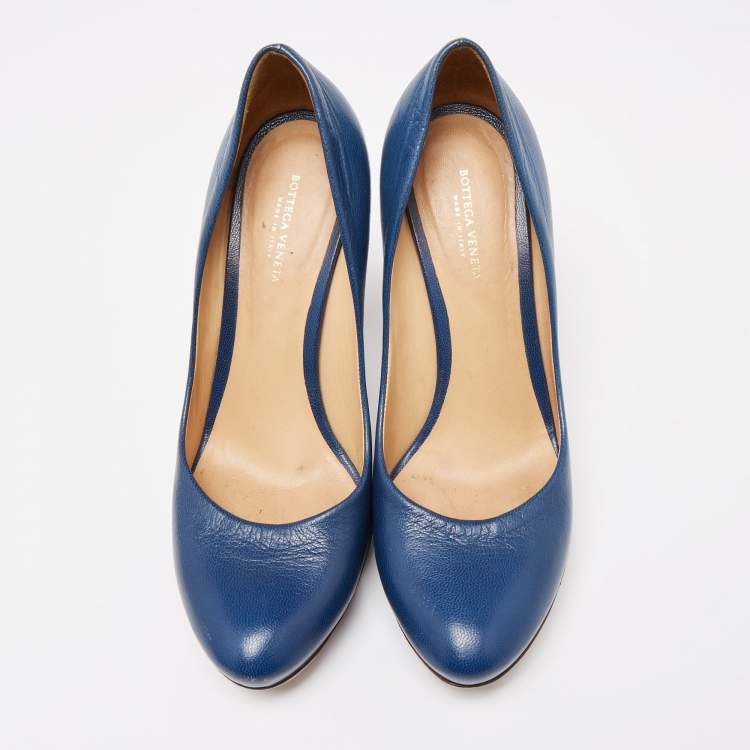 Pre Owned Bottega Veneta Blue Leather Round Toe Platform Pumps Size 37.5