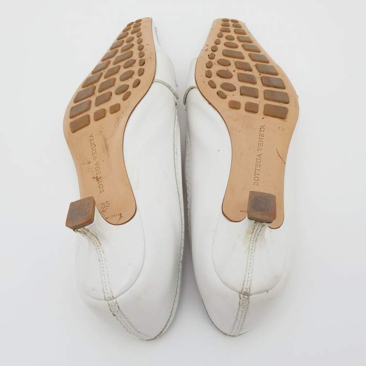Pre Owned Bottega Veneta White Leather Madame Pumps Size 35