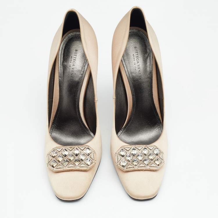 Pre Owned Bottega Veneta Beige Satin Embellished Pumps Size 37