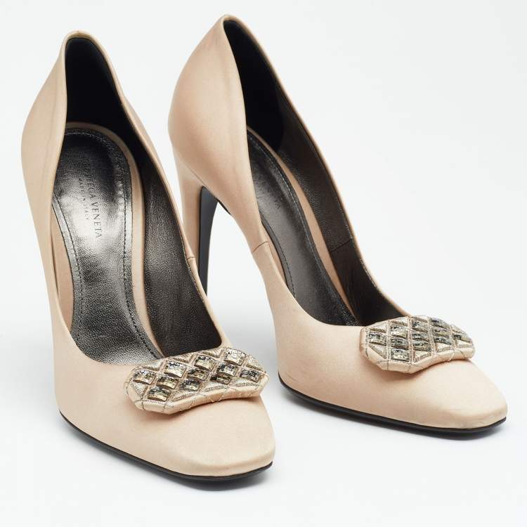 Pre Owned Bottega Veneta Beige Satin Embellished Pumps Size 37