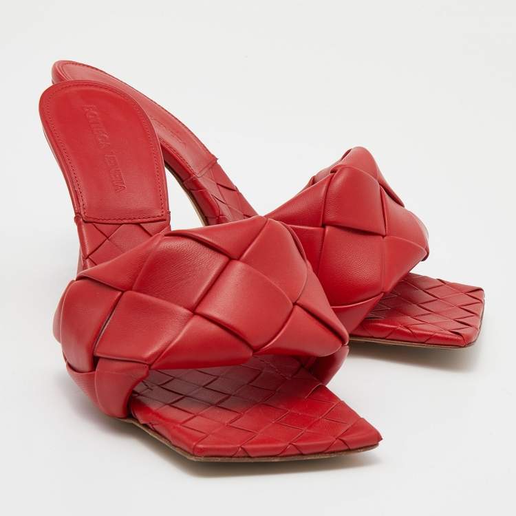 Pre Owned Bottega Veneta Red Intrecciato Leather Square Toe Slide Sandals Size 39