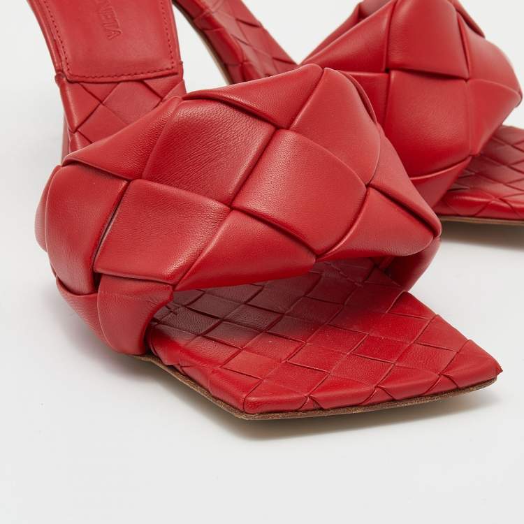 Pre Owned Bottega Veneta Red Intrecciato Leather Square Toe Slide Sandals Size 39
