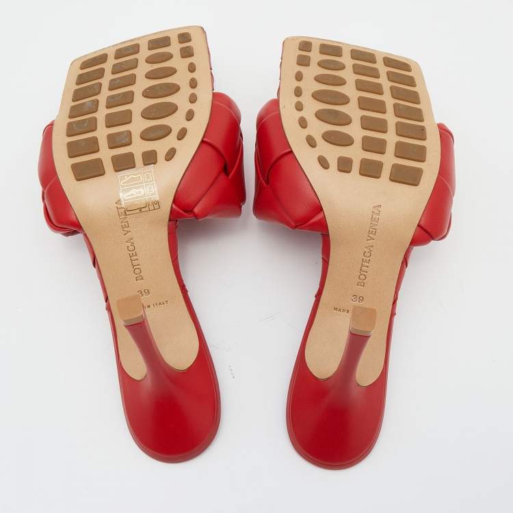 Pre Owned Bottega Veneta Red Intrecciato Leather Square Toe Slide Sandals Size 39