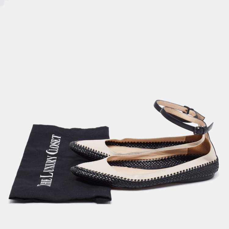 مملوكة مسبقًا Bottega Veneta Black/Off-White Intrecciato and Leather Ankle-Strap Ballet Flats Size 36