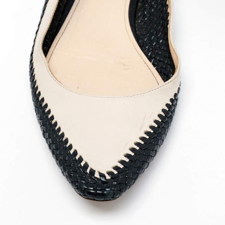مملوكة مسبقًا Bottega Veneta Black/Off-White Intrecciato and Leather Ankle-Strap Ballet Flats Size 36