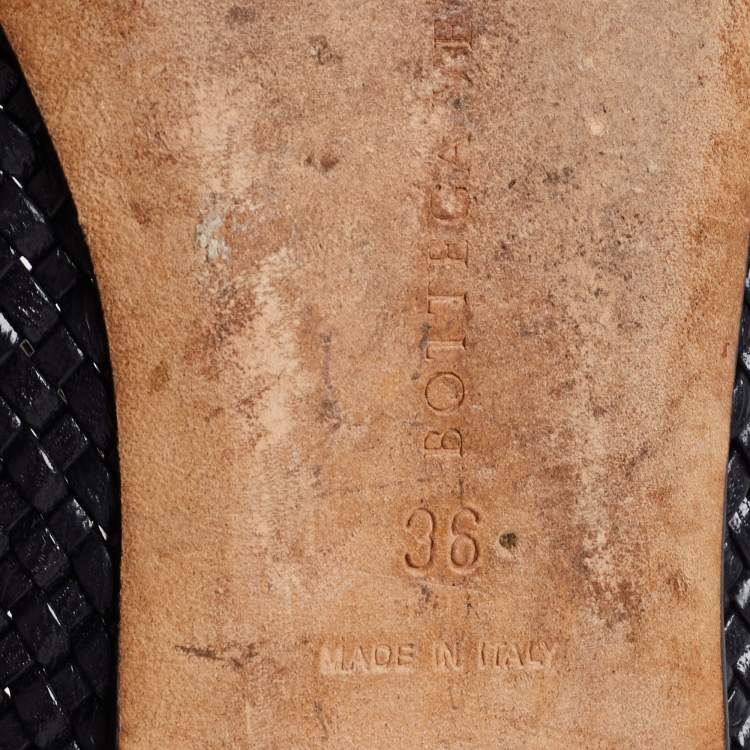 مملوكة مسبقًا Bottega Veneta Black/Off-White Intrecciato and Leather Ankle-Strap Ballet Flats Size 36