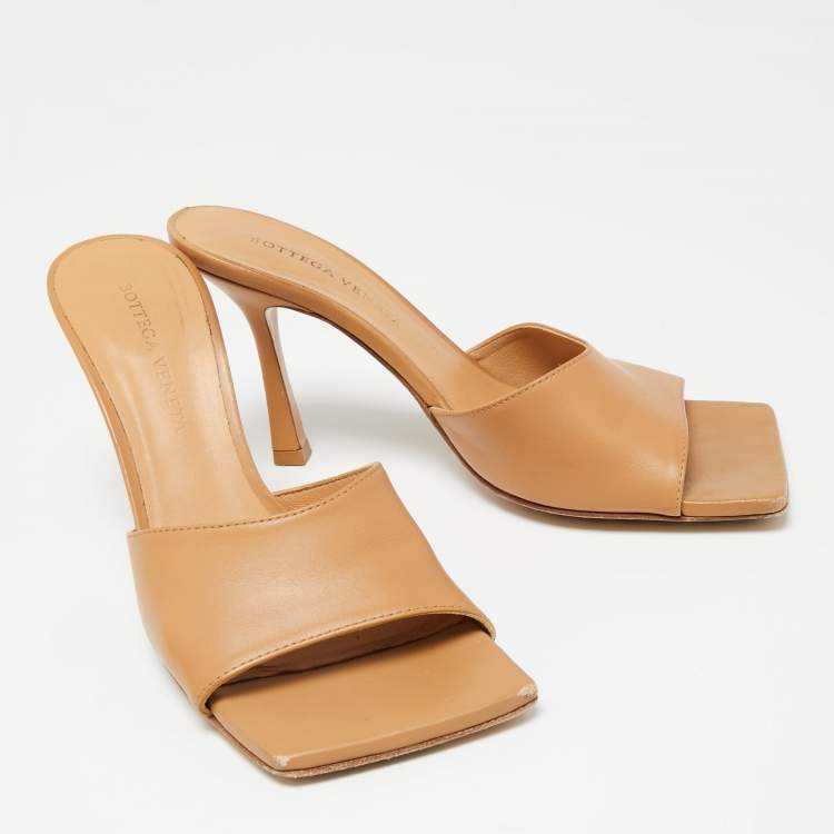 Pre Owned Bottega Veneta Brown Leather Square Toe Slide Sandals Size 36