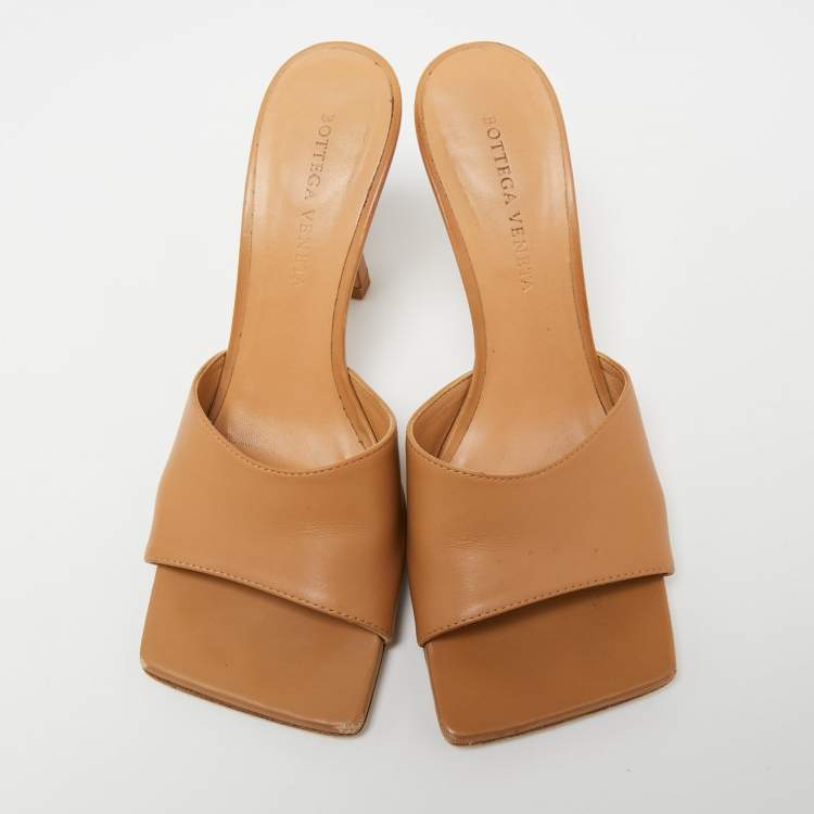 Pre Owned Bottega Veneta Brown Leather Square Toe Slide Sandals Size 36