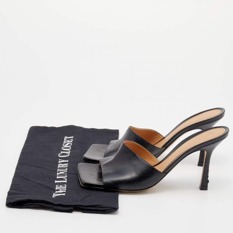Pre Owned Bottega Veneta Black Leather Slide Sandals Size 39