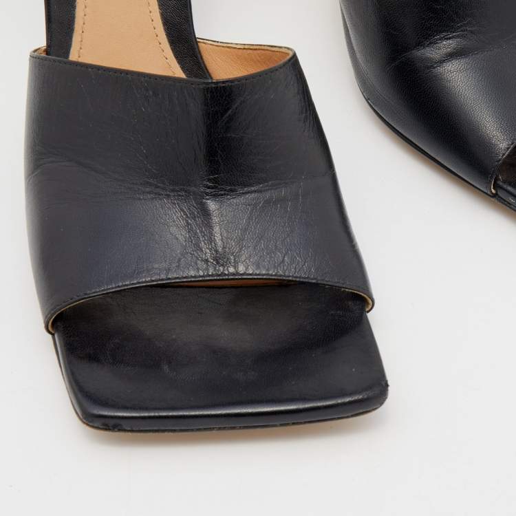 Pre Owned Bottega Veneta Black Leather Slide Sandals Size 39