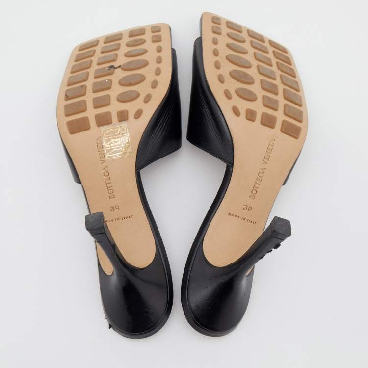 Pre Owned Bottega Veneta Black Leather Slide Sandals Size 39